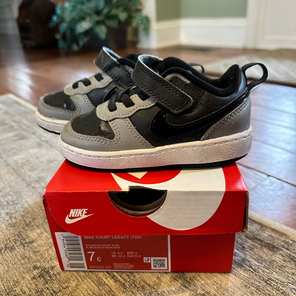 Nike Court Legacy Sneakers